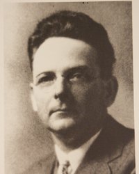 Dan T. Gray  Gray